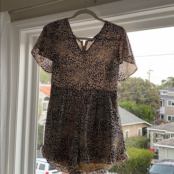 Short sleeve romper - Picture 1 of 3